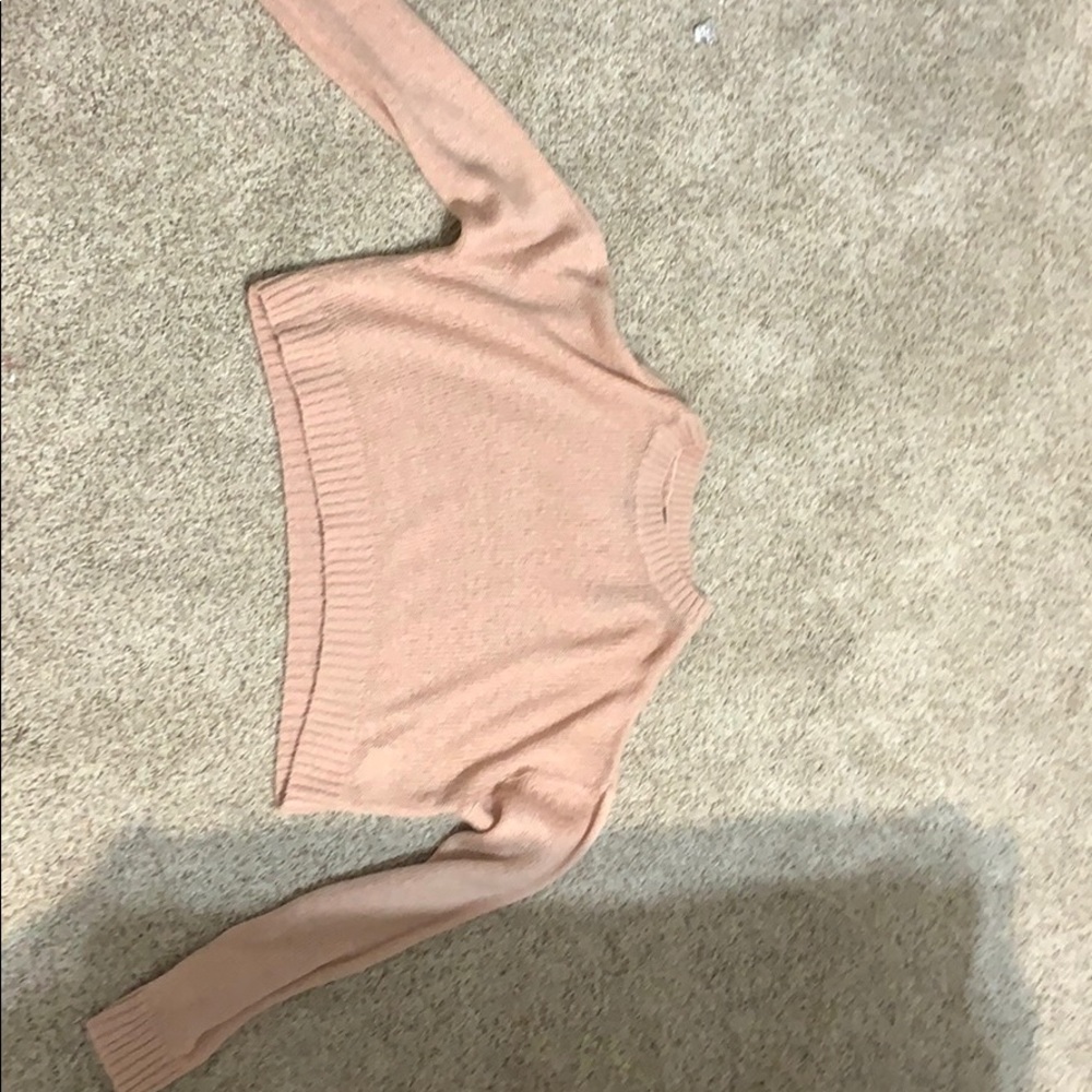 Light pink knitted cropped sweater